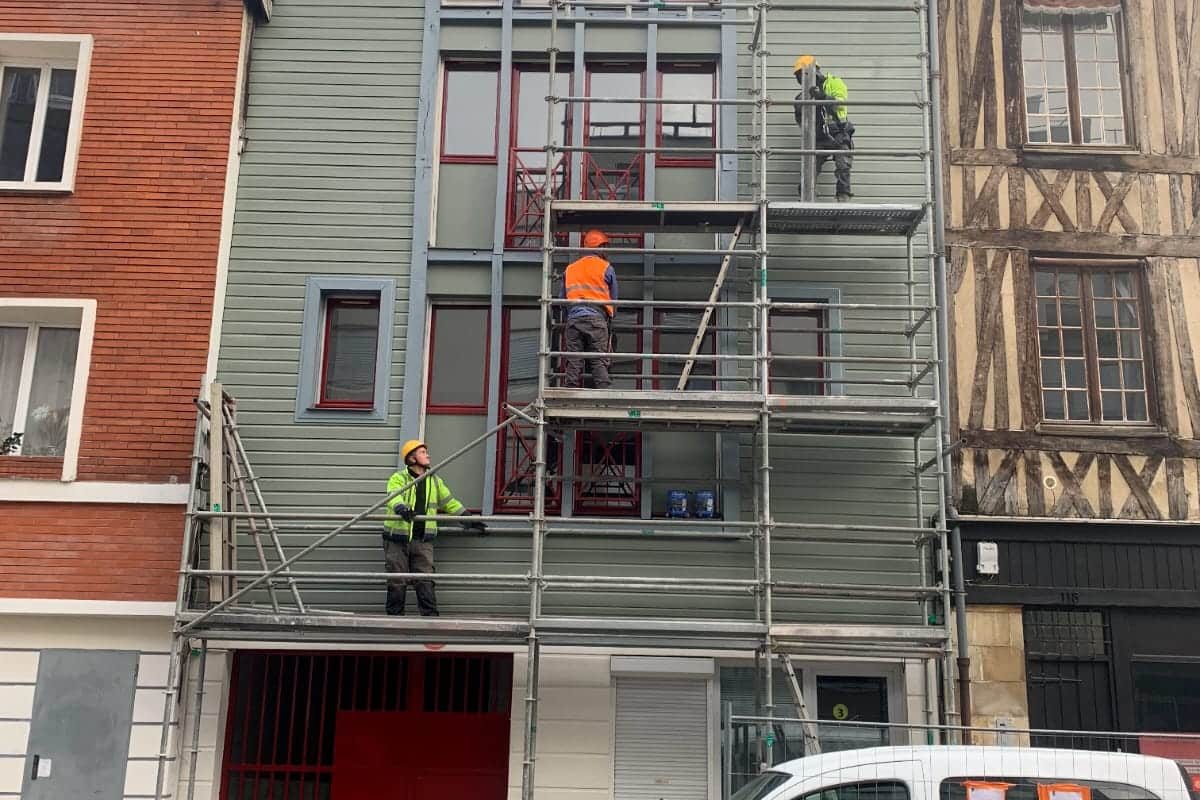 WhatsApp Image 2025-05-06 à 01.05.22_514b9512 WhatsApp Image 2025-05-06 à 01.05.22_514b9512